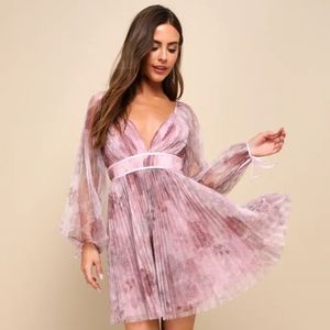 Lulu's Bubbly Impression Mauve Floral Print Mesh Pleated Mini Dress NWOT